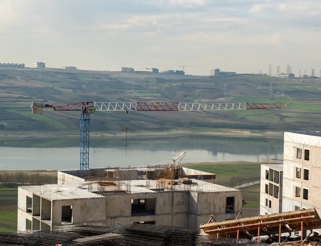 İnşaat Projelerinde Kule Vinç Kiralama Maliyetleri Nasıl Hesaplanır?