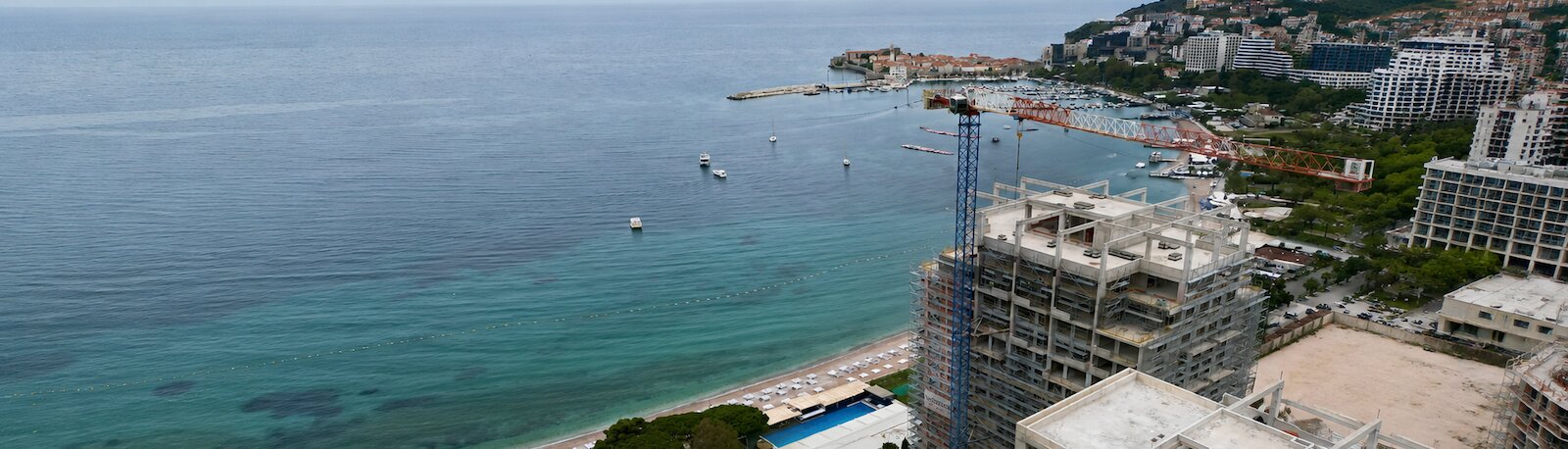 İstanbul'da Sanayi ve İnşaat Projelerinde Kule Vinç Kullanımının Avantajları